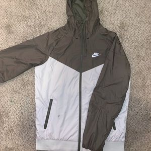 NIKE WINDBREAKER